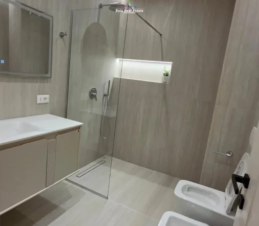 Tirane, jepet me qera ambjent biznesi Kati 3, 131 m² 2.640 € (rruga e elbasanit)