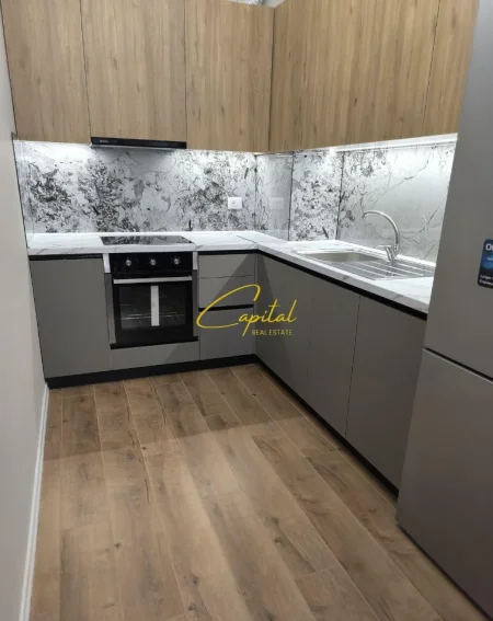 Tirane, jepet me qera apartament 1+1 Kati 6, 73 m² 600 € (LAPRAKE)