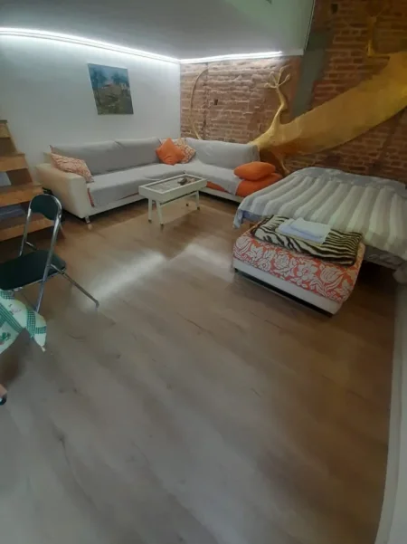 Tirane, jepet me qera Garsioner, Kati 3, 40m² ,Çmimi 500 €,  tek Rruga KAVAJËS, Qendër Tiranës.