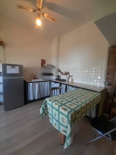 Tirane, jepet me qera Garsioner, Kati 3, 40m² ,Çmimi 500 €,  tek Rruga KAVAJËS, Qendër Tiranës.
