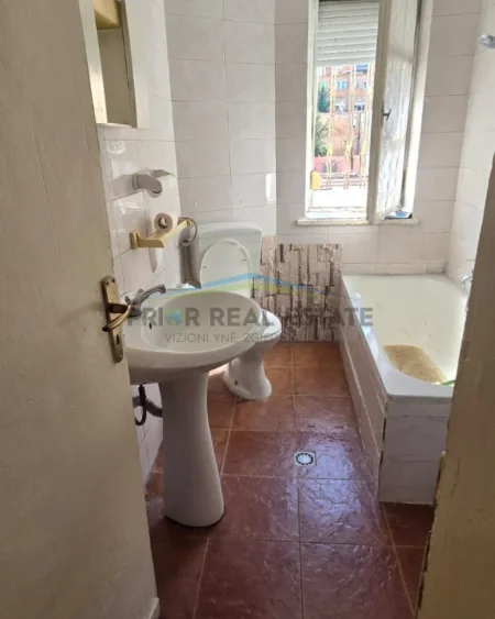 Tirane, shitet apartament 2+1 Kati 2, 72 m² 193.000 € 