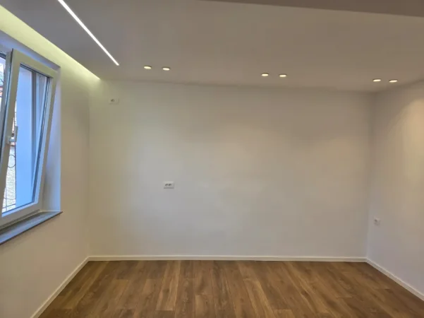 Tirane, shitet garsonier Kati 1, 30 m² 83.000 € (Rruga 4 Deshmoret)