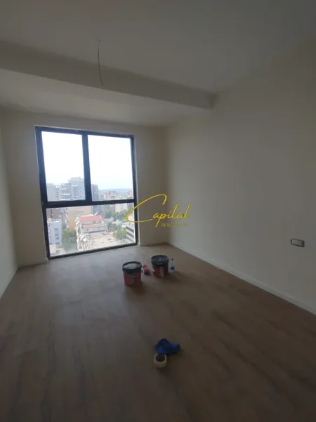 Tirane, jepet me qera zyre Kati 7, 75 m² 600 € (REZIDENCA GOLDEN TOWER)