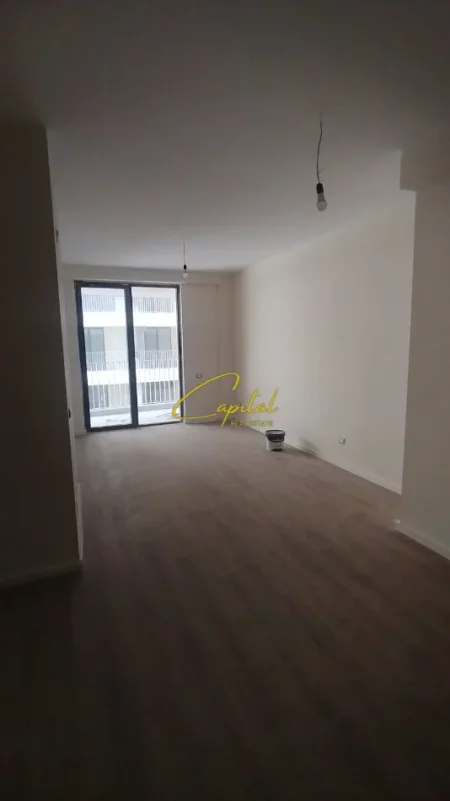 Tirane, jepet me qera zyre Kati 7, 75 m² 600 € (REZIDENCA GOLDEN TOWER)