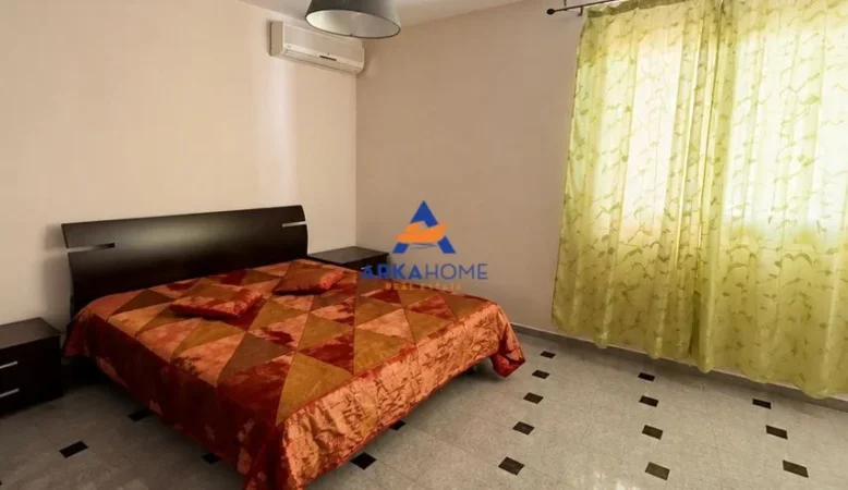 Tirane, jepet me qera apartament 2+1+Ballkon Kati 4, 85 m² 550 € 