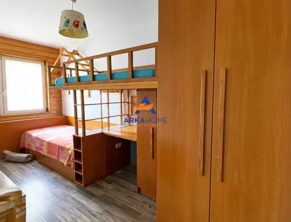 Tirane, jepet me qera apartament 2+1+Ballkon Kati 4, 85 m² 550 € 