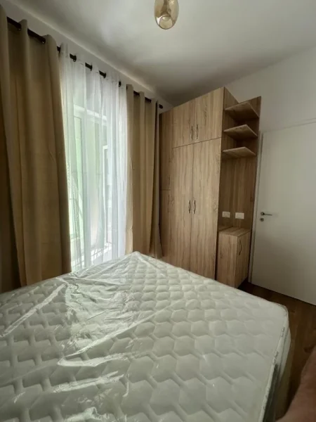 Tirane, jepet me qera apartament 1+1 Kati 2, 50 m² 450 € (Apartament 11 Me Qera)