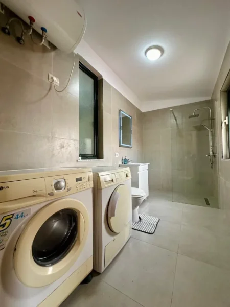 Tirane, jepet me qera apartament 2+1+Aneks+Ballkon Kati 5, 73 m² 800 € (Ali pash gucia)