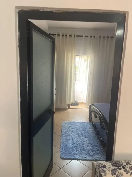 Tirane, jepet me qera shtepi 1+1 Kati 2, 65 m² 400 € (allias)