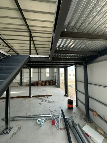 jepet me qera , 22.000 m² 8.000 €
