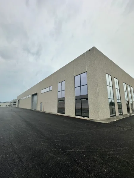 Durres, jepet me qera ambjent biznesi , 6.000 m² 7.250 € 