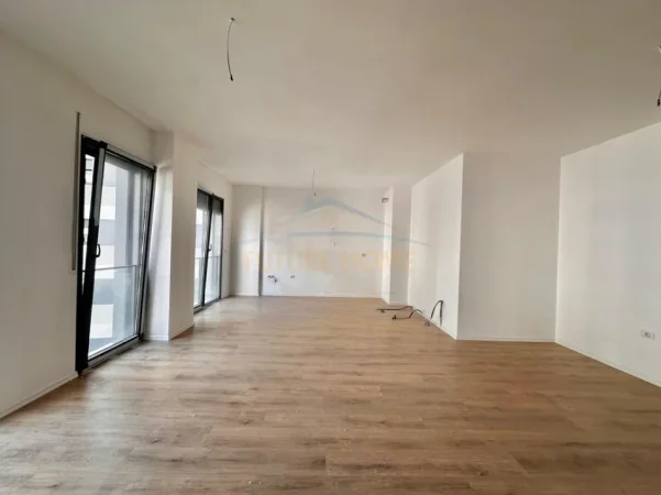 Tirane, shitet apartament 2+1+Ballkon Kati 5, 104 m² 187.000 € (Parallel Living, Don Bosko)