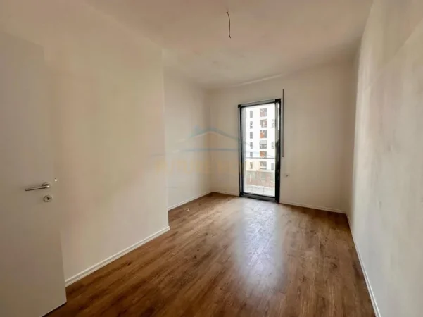 Tirane, shitet apartament 2+1+Ballkon Kati 5, 104 m² 187.000 € (Parallel Living, Don Bosko)
