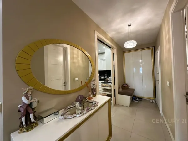 Tirane, shitet apartament 3+1+Ballkon Kati 7, 131 m² 367.000 € (komuna e parisit)