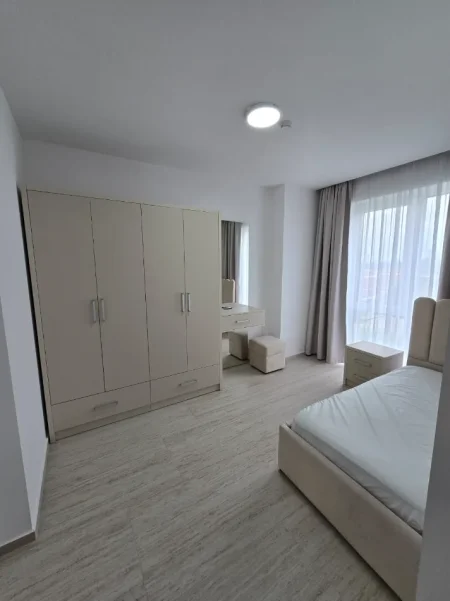 Tirane, jepet me qera apartament 1+1 , 120 m² 1.450 € 