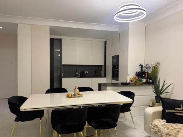 Tirane, shitet apartament 2+1 , 120 m² (teg)