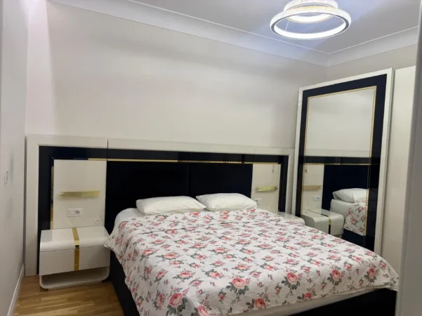 Tirane, shitet apartament 2+1 , 120 m² (teg)