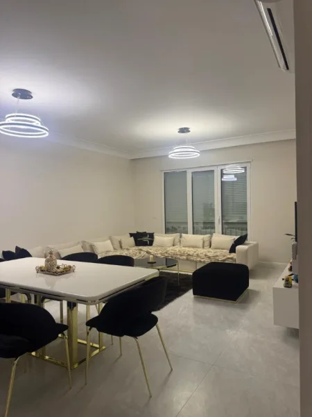 Tirane, shitet apartament 2+1 , 120 m² (teg)