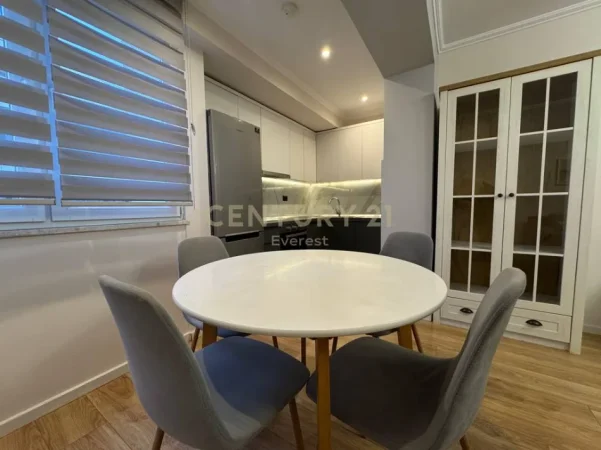 Tirane, shitet apartament 2+1 Kati 2, 85 m² 252.000 € (mine peza)