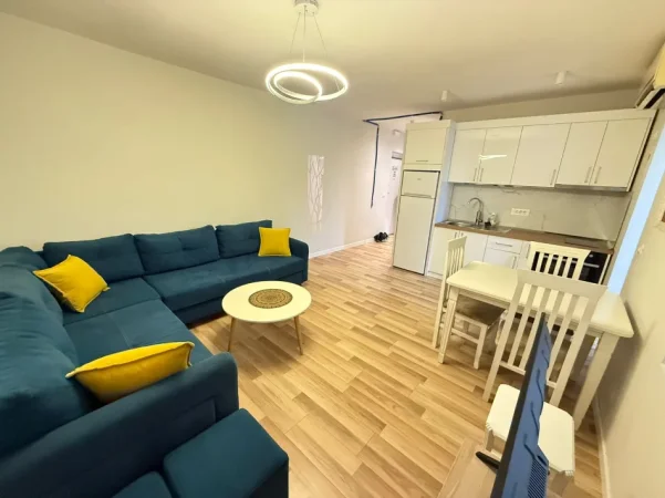Tirane, jepet me qera 1+1+Ballkon Kati 3, 55 m² 600 € (qender)