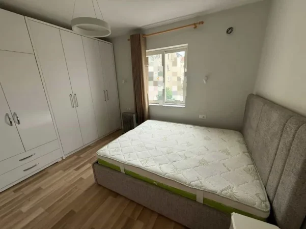 Tirane, jepet me qera 1+1+Ballkon Kati 3, 55 m² 600 € (qender)