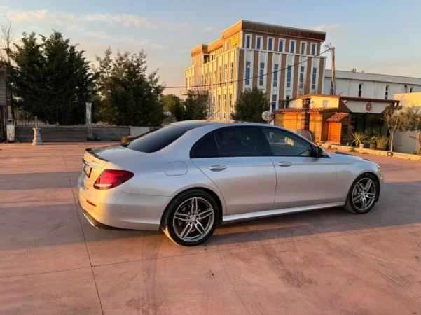 Tirane, shitet makine Mercedes Benz E Class Nafte, automatik 24.000 €