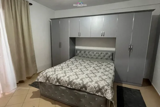 Tirane, jepet me qera apartament 1+1 Kati 2, 70 m² 420 € (Rruga 5 Maji)