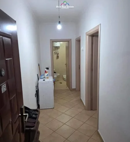 Tirane, jepet me qera apartament 1+1 Kati 3, 60 m² 420 € (Rruga Mikel Maruli)