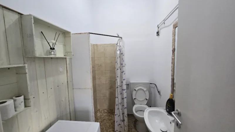 Tirane, jepet me qera garsonier 1+1 Kati 1, 50 m² 550 € (Qender)