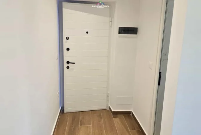 Tirane, shes garsonier 1+1 Kati 1, 30 m² 83.000 € (Rruga 4 Deshmoret)
