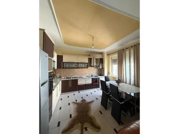 Tirane, jepet me qera apartament 2+1 Kati 3, 75 m² 530 € (idriz dollaku)