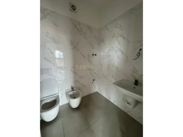 Tirane, shitet apartament 1+1 Kati 6, 74 m² 257.600 € (rruga e kosovareve)