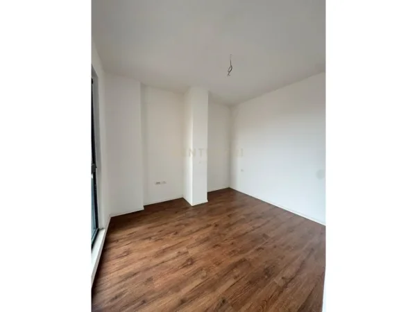 Tirane, shitet apartament 1+1 Kati 6, 74 m² 257.600 € (rruga e kosovareve)