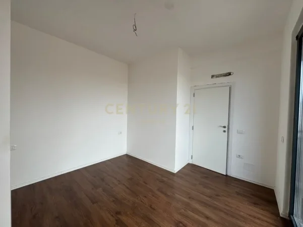 Tirane, shitet apartament 1+1 Kati 6, 74 m² 257.600 € (rruga e kosovareve)