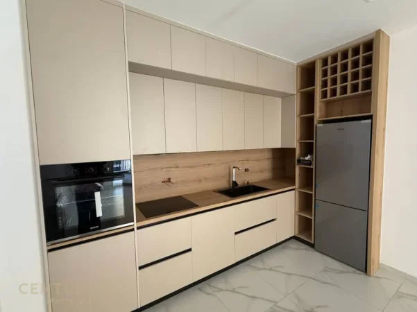 Tirane, jepet me qera apartament 2+1+Ballkon , 800 € 