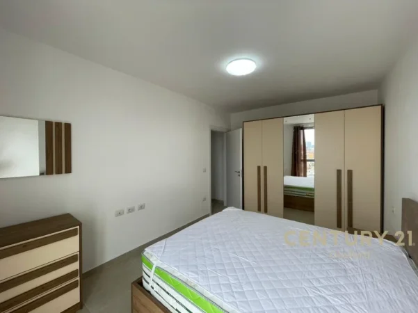 Tirane, jepet me qera apartament 2+1 Kati 5, 107 m² 500 € (5 maji)