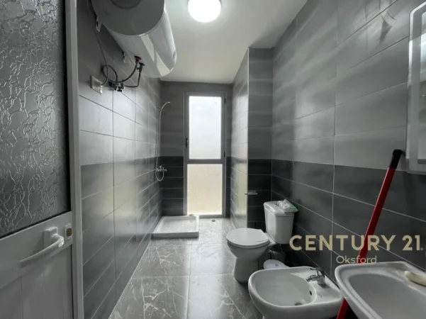 Tirane, jepet me qera apartament 2+1 Kati 5, 107 m² 500 € (5 maji)