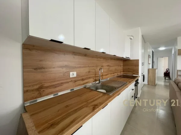 Tirane, jepet me qera apartament 2+1 Kati 5, 107 m² 500 € (5 maji)