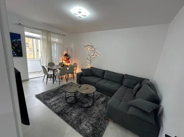 Tirane, shitet apartament 2+1+Ballkon Kati 5, 91 m² 170.000 € (Harry Fultz/Rr.Asim Vokshi)