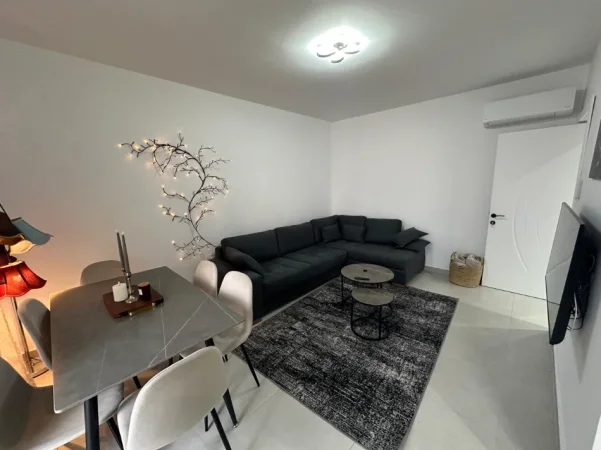 Tirane, shitet apartament 2+1+Ballkon Kati 5, 91 m² 170.000 € (Harry Fultz/Rr.Asim Vokshi)
