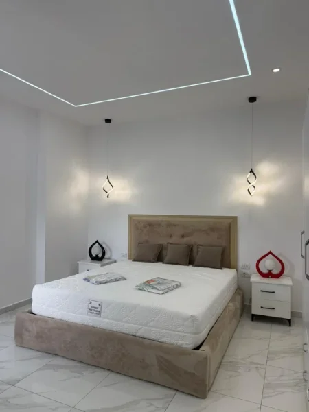 Tirane, jepet me qera apartament 1+1+Aneks Kati 9, 80 m² 750 €
