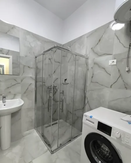 Tirane, jepet me qera apartament 1+1 Kati 6, 72 m² 600 € (LAPRAKA)