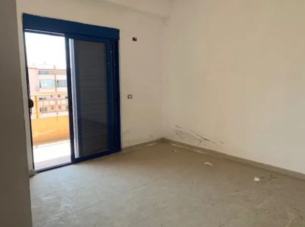 Fier, shitet apartament 3+1+Ballkon Kati 10, 88 m², Cmimi Fillestar 3,700,000 Leke