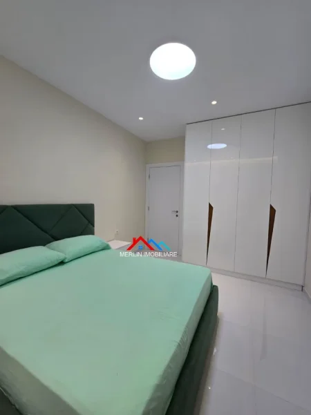 Tirane, jepet me qera apartament 1+1+Ballkon Kati 5, 60 m² 420 € (RRUGA GRYKA E KACANIKUT,UNIVERS CITY)