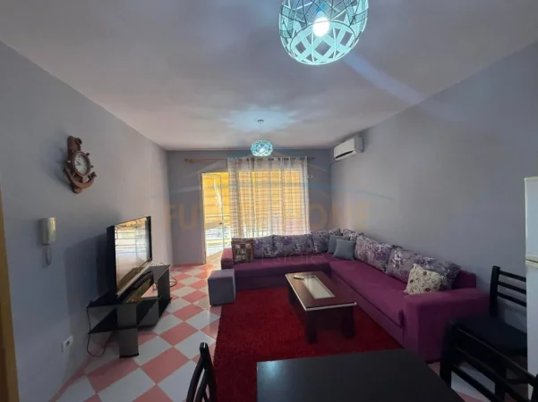 Tirane, jepet me qera apartament 1+1 Kati 6, 65 m² 450 € (Unaza e Re)