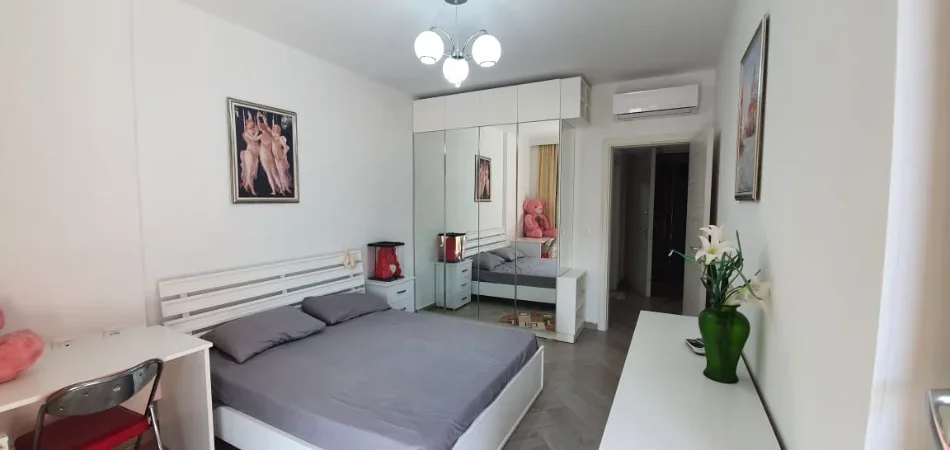Tirane, jepet me qera apartament 1+1+Ballkon Kati 5, 65 m² ,550 € (Zogu i Zi, Kompleksi Foleja Gjelbër, Tiranë)