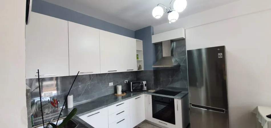 Tirane, jepet me qera apartament 1+1+Ballkon Kati 5, 65 m² ,550 € (Zogu i Zi, Kompleksi Foleja Gjelbër, Tiranë)