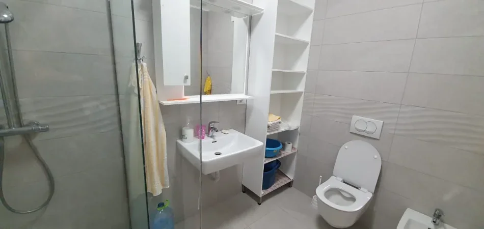Tirane, jepet me qera apartament 1+1+Ballkon Kati 5, 65 m² ,550 € (Zogu i Zi, Kompleksi Foleja Gjelbër, Tiranë)