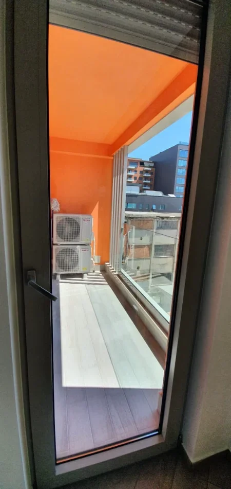 Tirane, jepet me qera apartament 1+1+Ballkon Kati 5, 65 m² ,550 € (Zogu i Zi, Kompleksi Foleja Gjelbër, Tiranë)