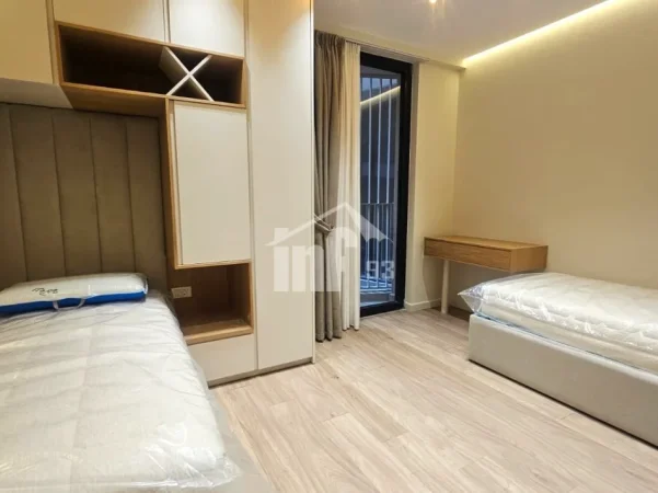 Tirane, jepet me qera apartament 2+1 Kati 4, 110 m² 1.500 € (GOLDEN TOWER RESIDENCE, MINE PEZA)